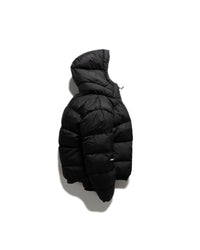 20 AYMSK - 'TYPOGRAPHIC' 1K MILESTONE PUFFER JACKET (BLACK)